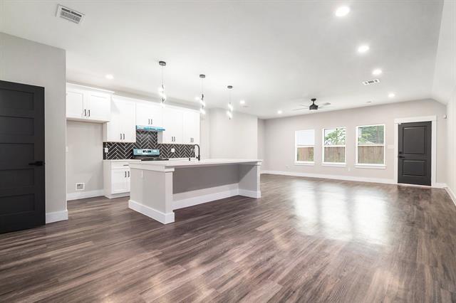 Building Photo - 8119 Venus St