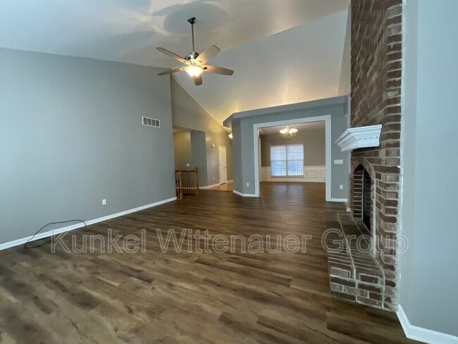 Building Photo - 2308 Four Lakes Dr