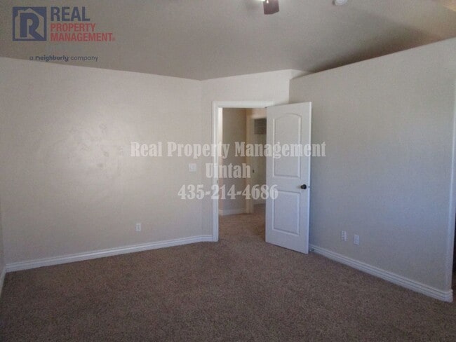 Building Photo - 3 bed 2.5 bath townhome in Fox Run