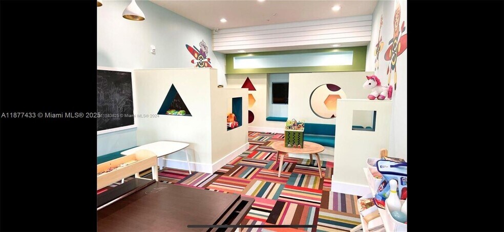 Building Photo - 4640 NW 84th Ave