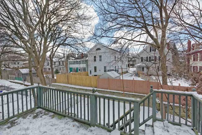 Building Photo - 546 Mercer St