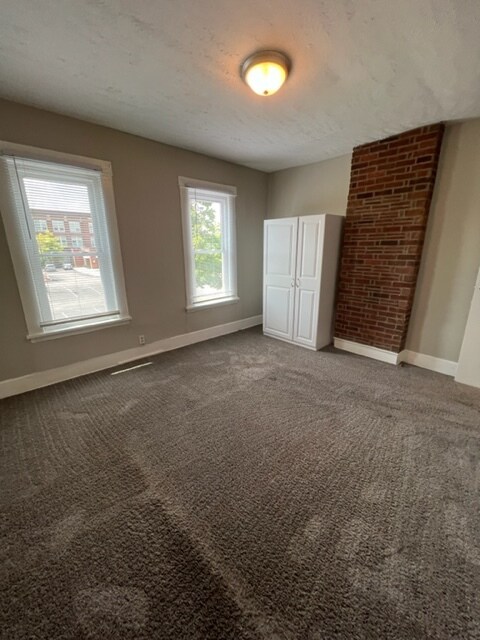 Building Photo - 622 Stewart Ave