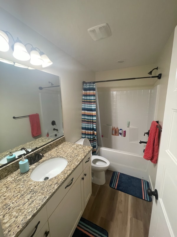 Building Photo - 457 N 400 W