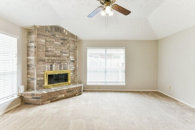 Building Photo - 1227 Hidden Canyon Rd