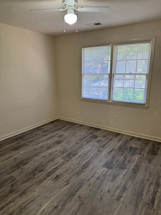 Building Photo - 435 N Church St