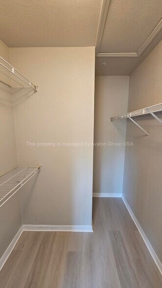 Building Photo - 7800 Point Meadows Dr