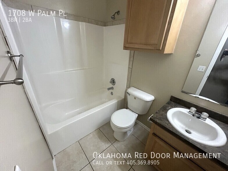 Building Photo - 1708 W Palm Pl