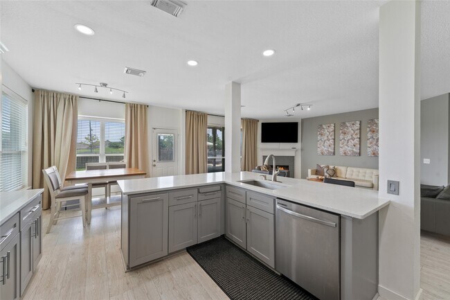 Building Photo - 10522 Badger Canyon Dr