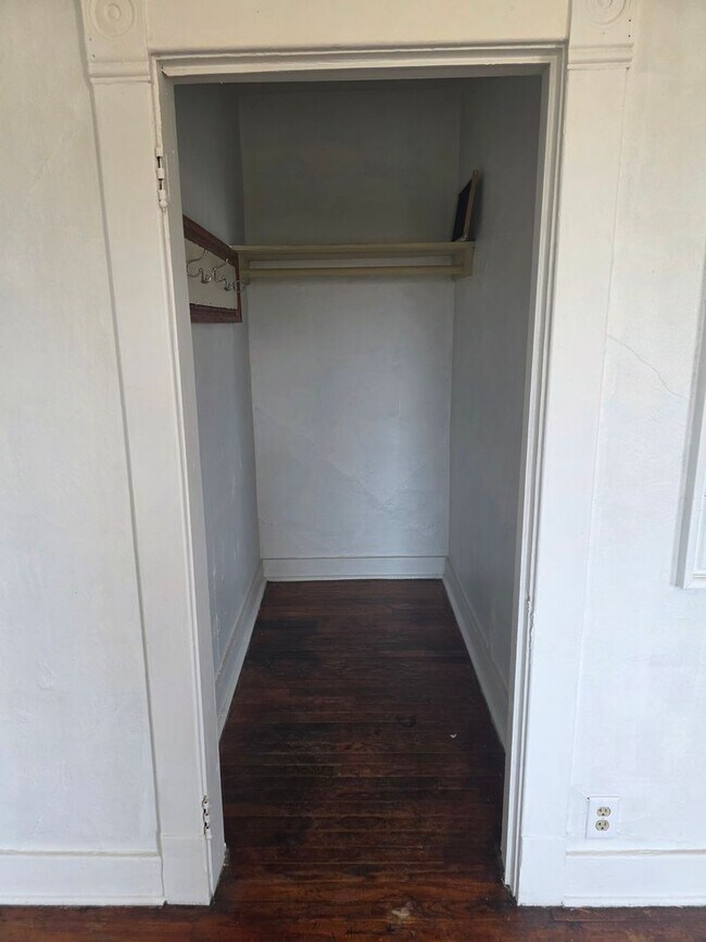 Building Photo - 536 E Center St