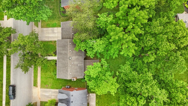 Building Photo - 2152 Sallee Dr