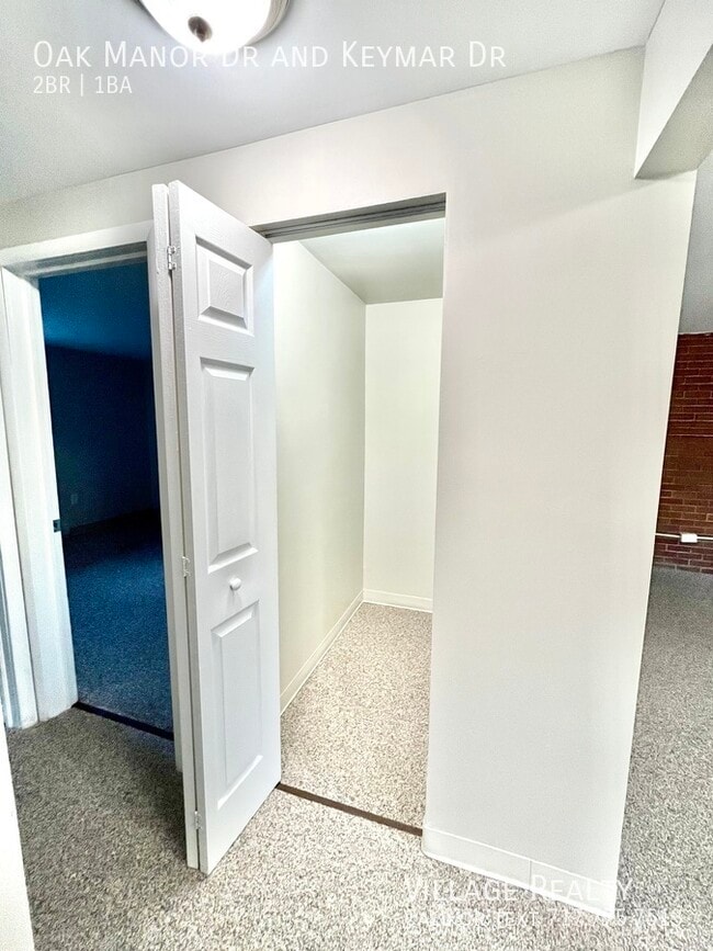 Building Photo - 219 Oak Manor Dr