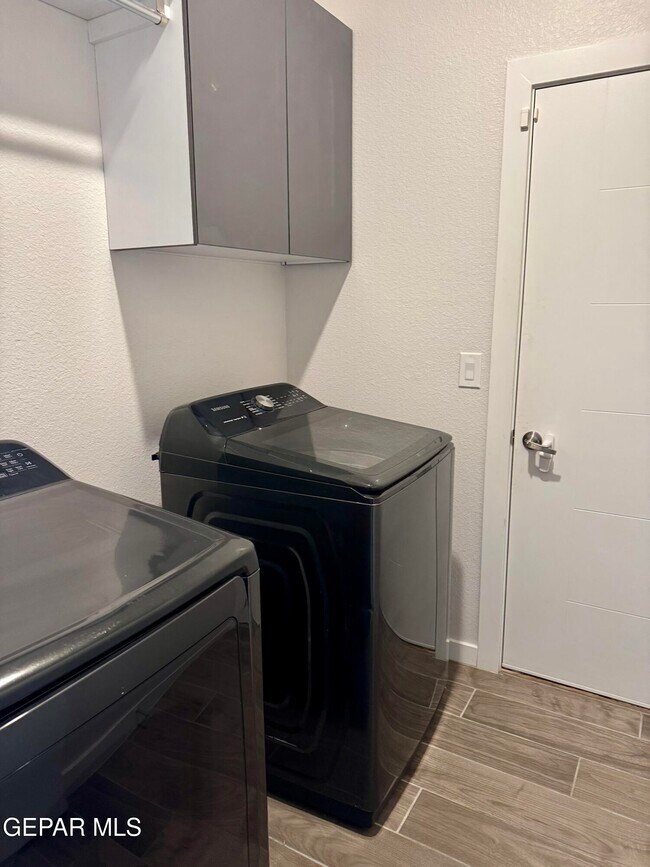 Building Photo - 12725 Don Norte St