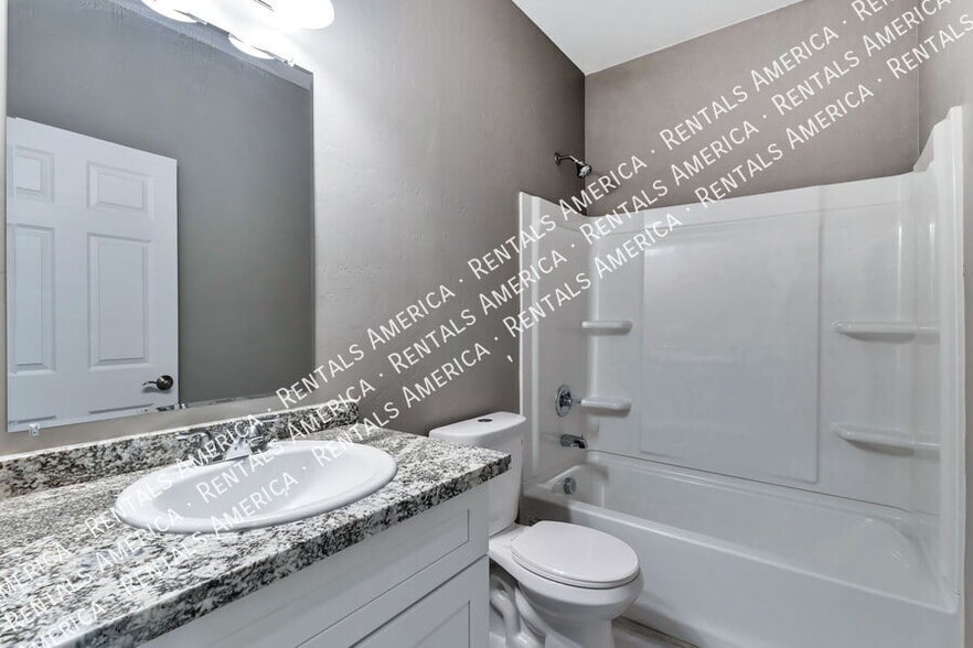 Building Photo - 1625 N Mountain View Ave