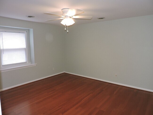 Building Photo - Email Linda@vacosold.com  or Call Office 804-642-2106