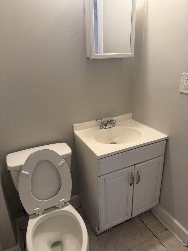 Building Photo - 3550 Seymour Ave