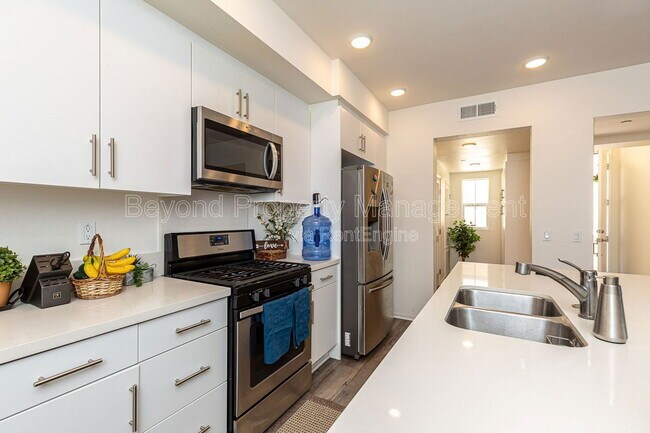 Building Photo - 5405 Beach Grass Ln