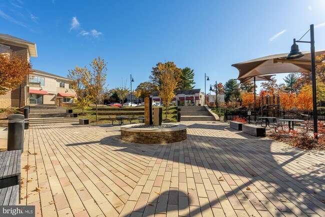 Building Photo - 1704 Bandit Loop