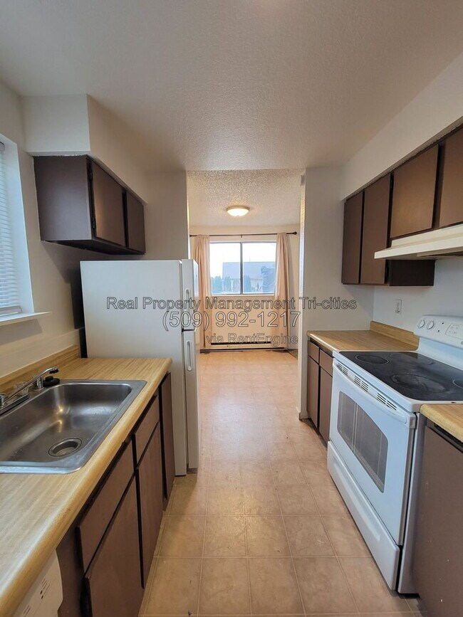Building Photo - 1102 S Olympia Pl