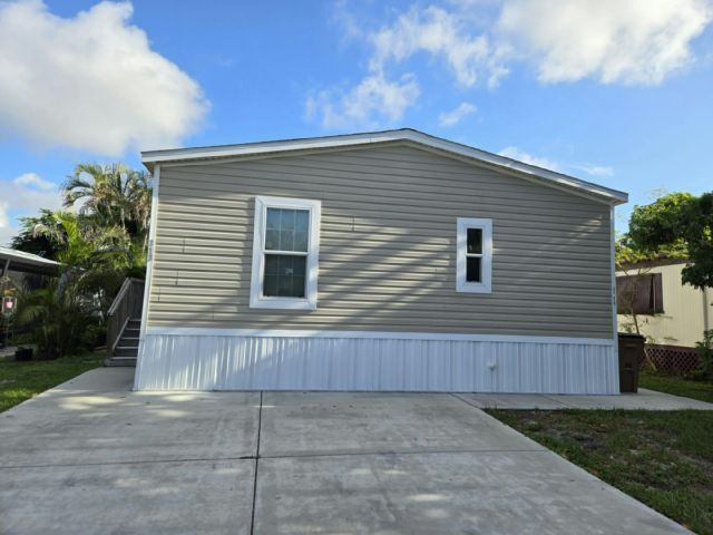 Primary Photo - 313 NW 49th St