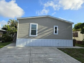 Building Photo - 313 NW 49th St