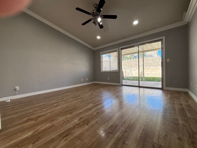 Building Photo - 870 Centaur Ave