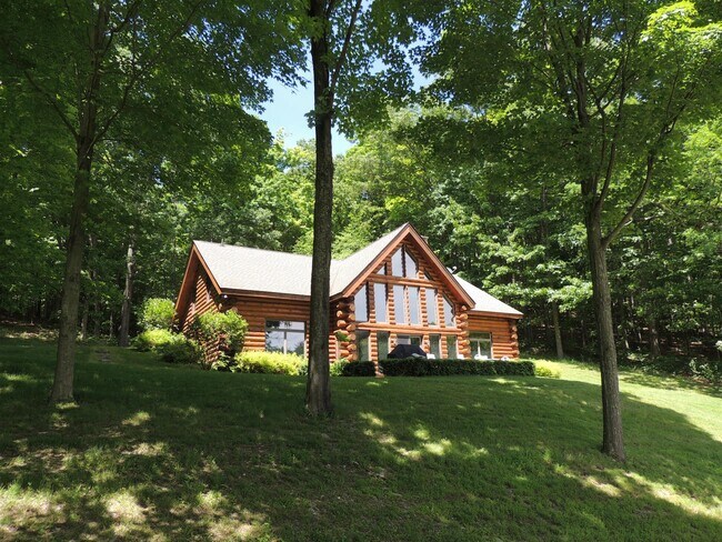 Building Photo - 438 Doodletown Rd