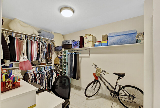 Building Photo - 136 Yacht Club Dr