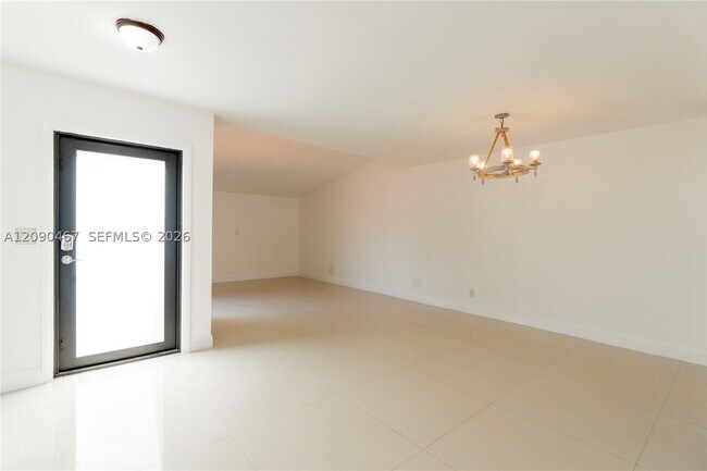 Building Photo - 6916 SW 110th Ave