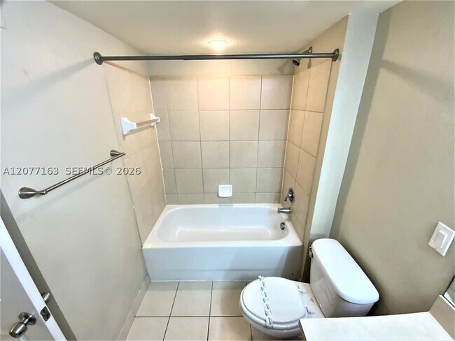 Building Photo - 6752 Heritage Grande