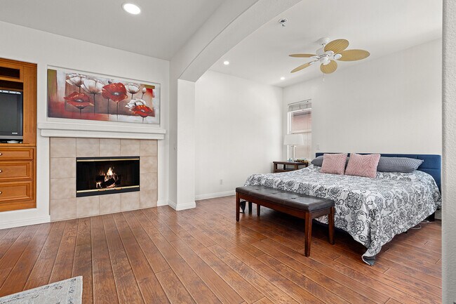 Building Photo - 7116 Torrey Mesa Ct