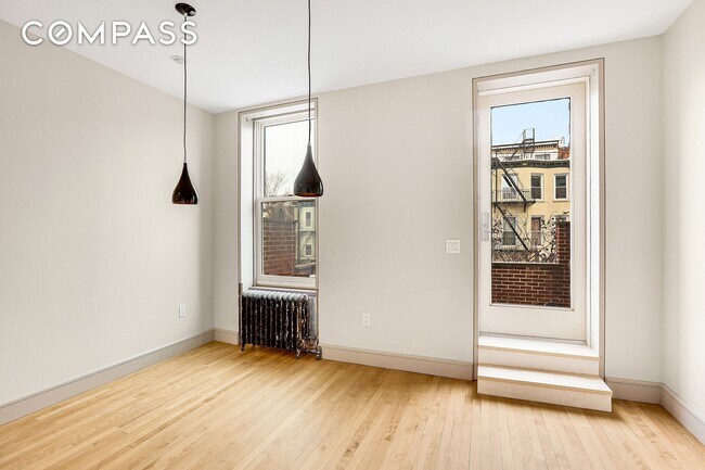 Building Photo - 187 President St