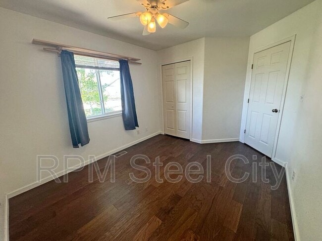 Building Photo - 1456 Gem Dr