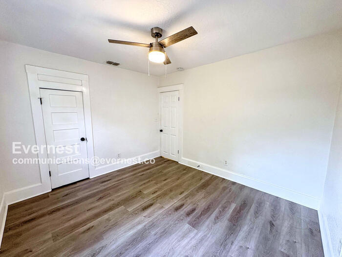 Building Photo - 2004 E Ellicott St