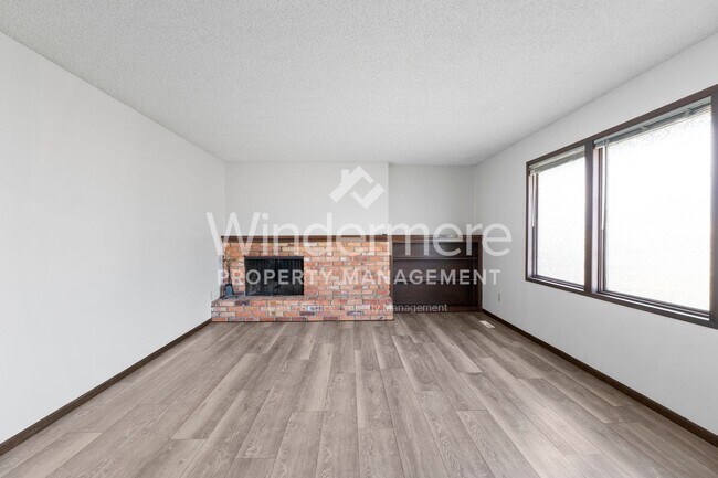 Building Photo - 822-824 N Wilbur Rd
