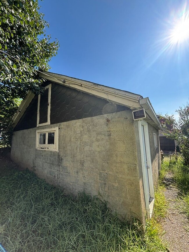 Building Photo - Large 3 Bedroom Single-Family Home in Arli...