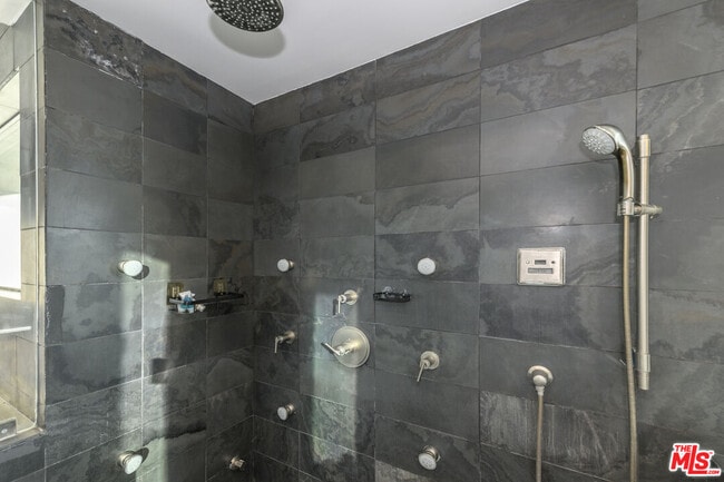 Building Photo - 2271 Gloaming Way