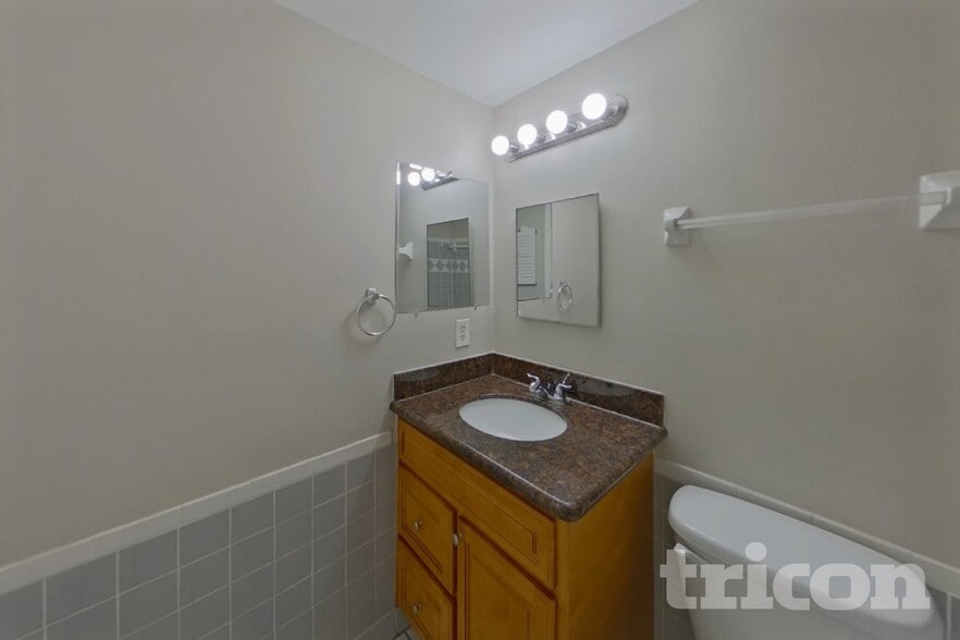 Building Photo - 2814 Cedaridge Dr