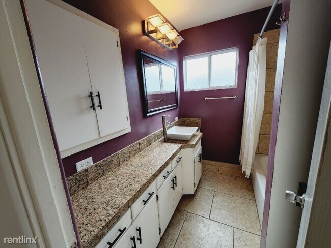 Building Photo - 4 br, 1.5 bath House - 2008 West Earll Drive