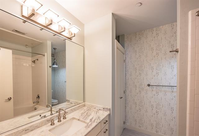 Building Photo - 3015 Bryan St