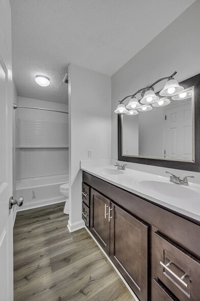 Building Photo - 200 Deerpoint Ct