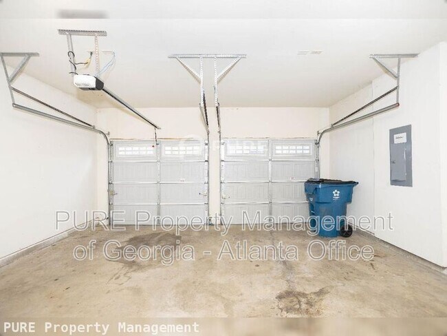Building Photo - 840 Pine Arbor Ln