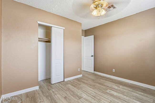 Building Photo - 11764 Balladeer Ave