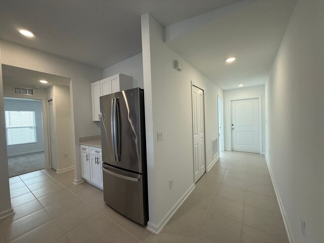 Building Photo - Beautiful 3 bedroom 2 bathroom house Lease Special!!!!