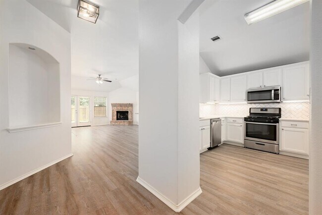 Building Photo - 2201 Portwood Bend Cove