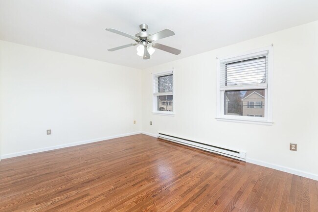 Building Photo - 112 Market St