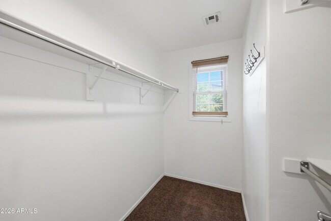 Building Photo - 2250 E Wayland Dr