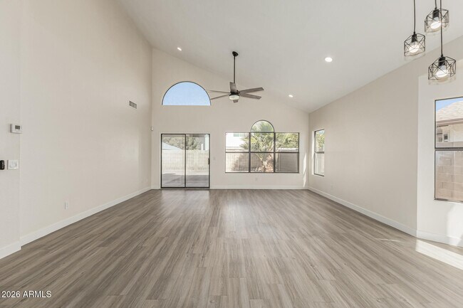 Building Photo - 4368 W Wahalla Ln