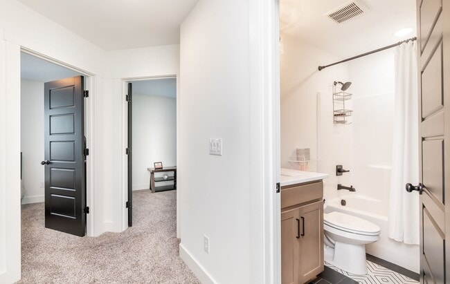 Building Photo - Do Not Miss this Beautiful piece of property.