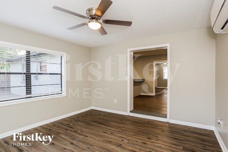 Building Photo - 2853 Oakcove Ln