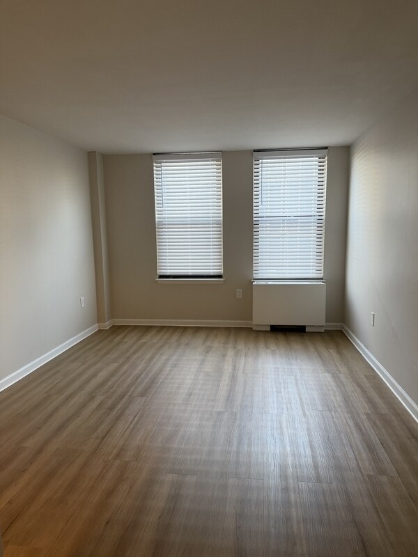 Building Photo - 967 Asylum Ave